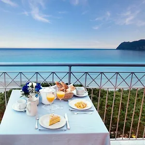 https://grand-hotel-spiaggia.hotelitalianriviera.com