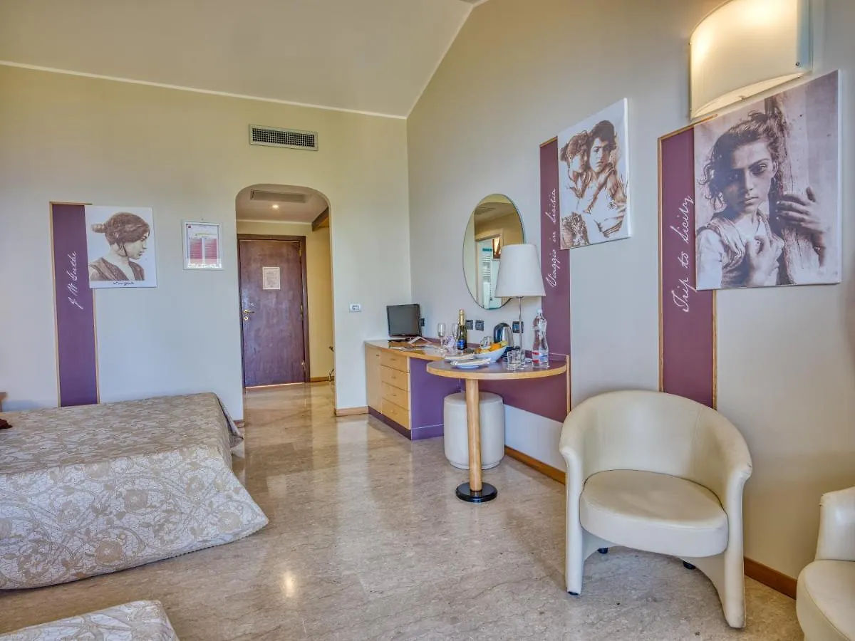 טאורמינה Hotel Ariston And Palazzo Santa Caterina